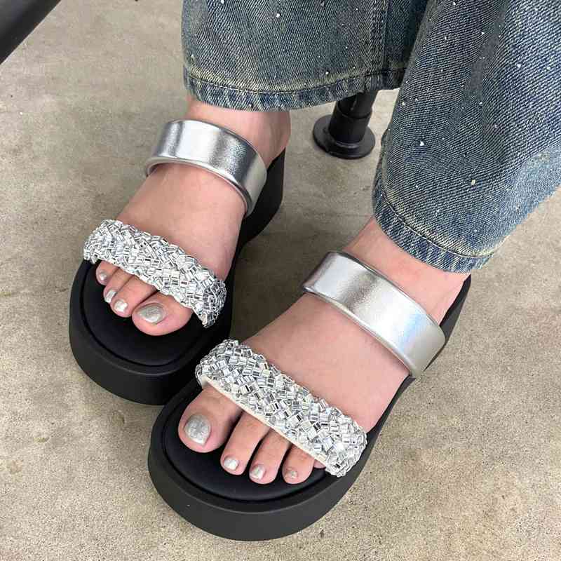 【パステルのツイード♪】CHANEL プラットフォームサンダル 厚底 国内発送☆25S CHANEL ツイードとビジューが可愛い厚底サンダル