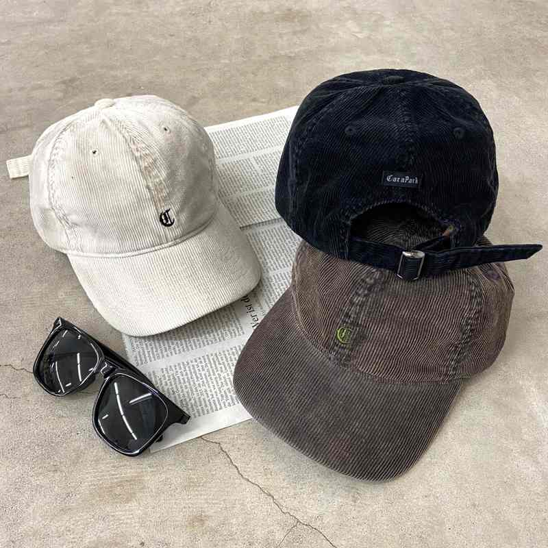 ロゴ刺繍コーデュロイキャップ