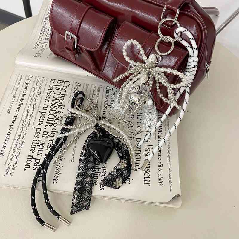 レースチャームストラップ