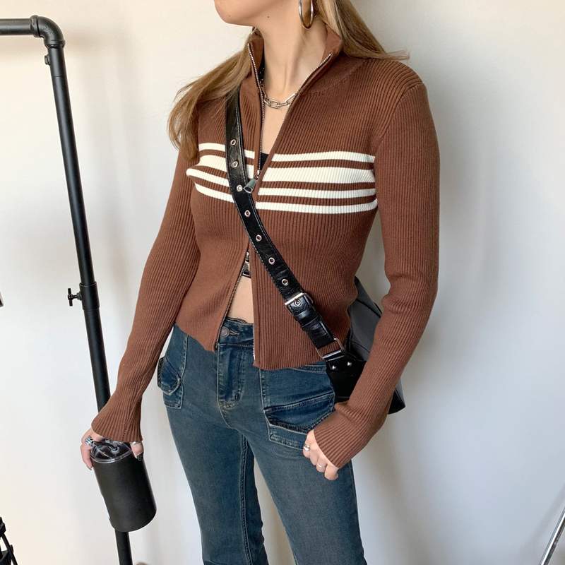 ボーダーWZIPハイネックプルオーバー