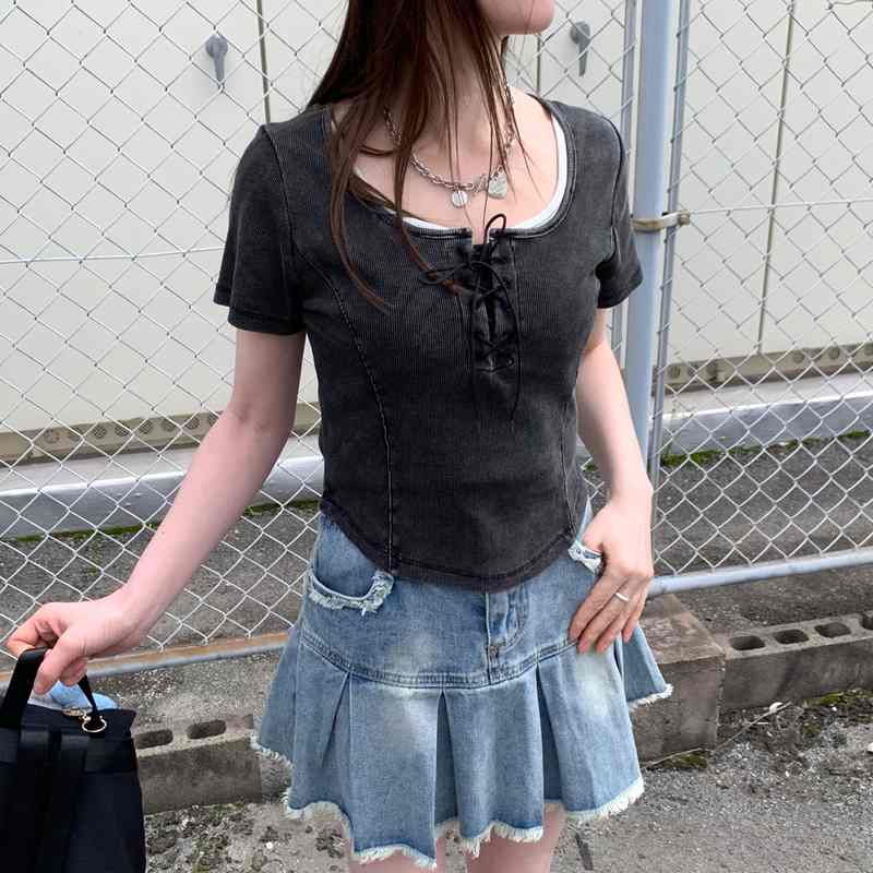 リブレースアップトップス