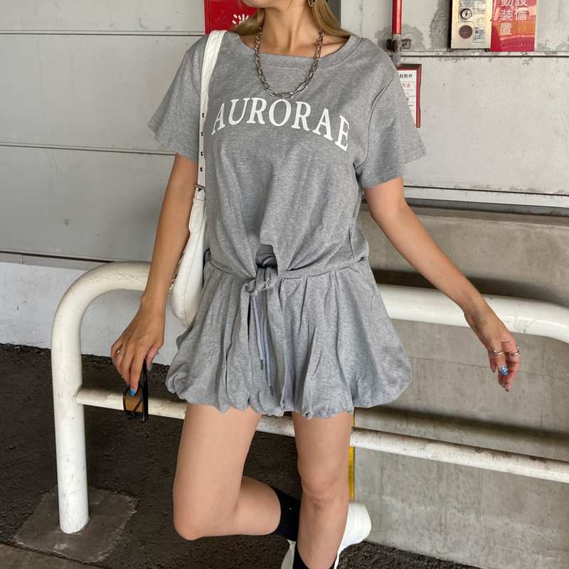 ロゴTシャツ・バルーンスカートセットアップ