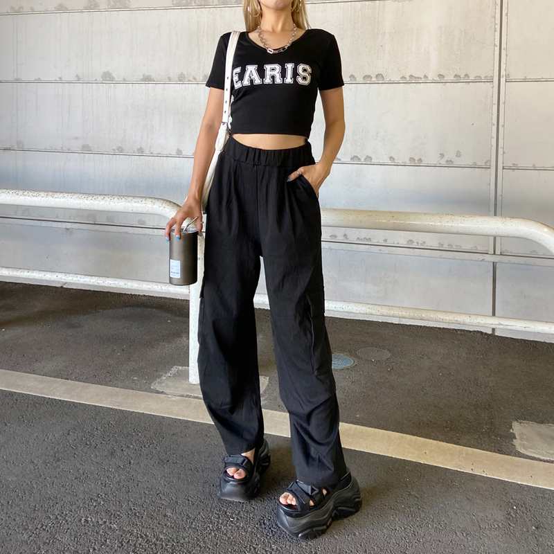 ロゴTシャツ・カーゴパンツセットアップ