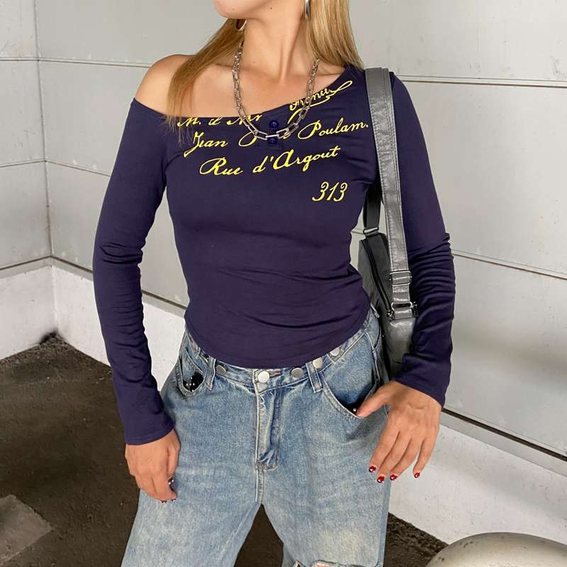 オフショルダーロゴTシャツ