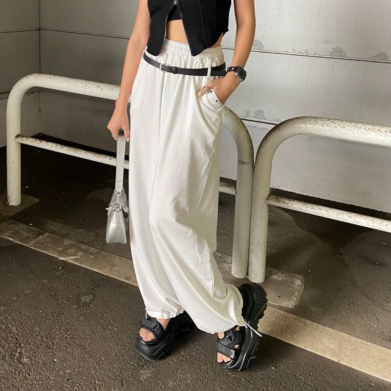 ベルト付きスタッズカットワイドパンツ