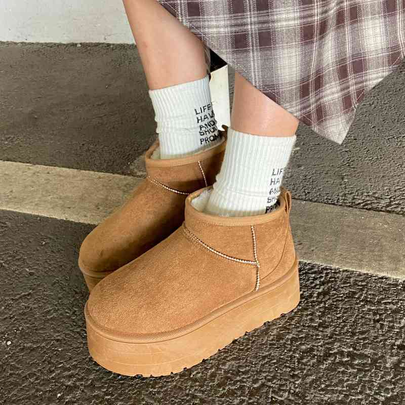 フェイクムートンブーツ