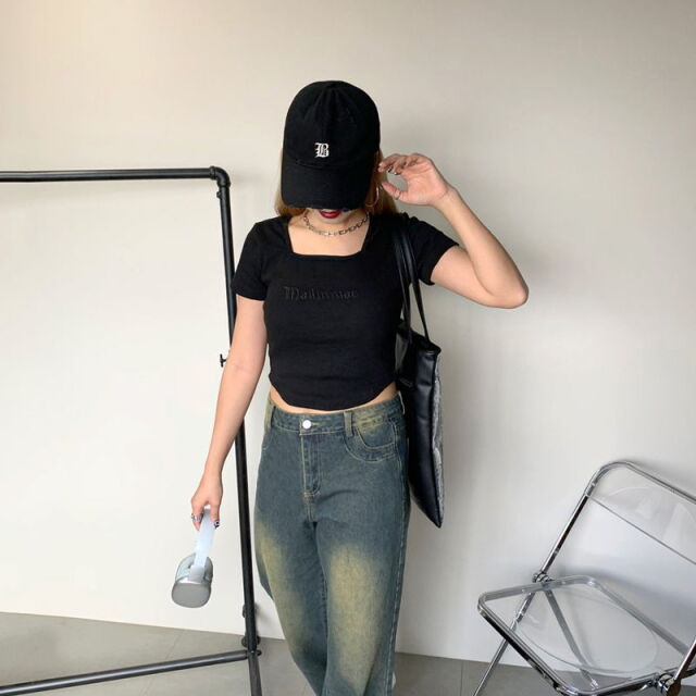 刺繍ロゴスクエアネックチビTシャツ