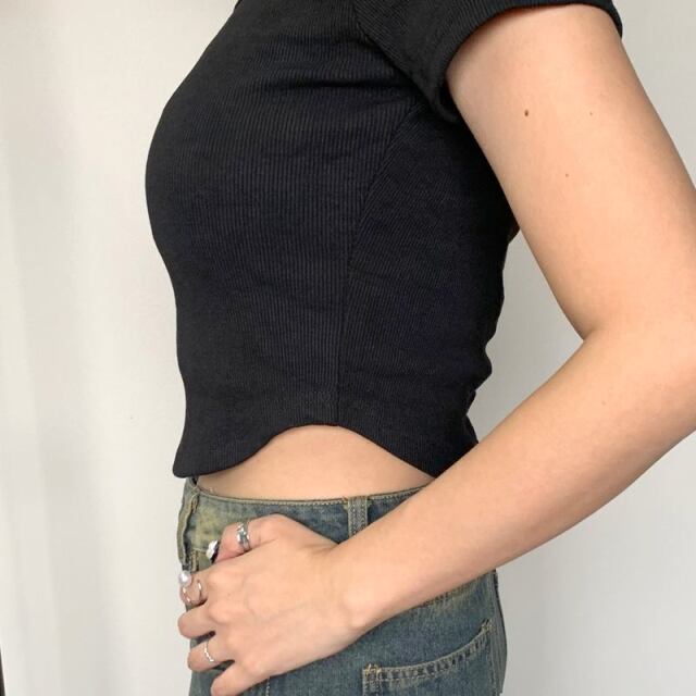 刺繍ロゴスクエアネックチビTシャツ