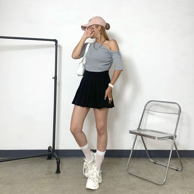 ラメワンショルトップス