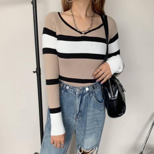 VネックボーダーリブニットT