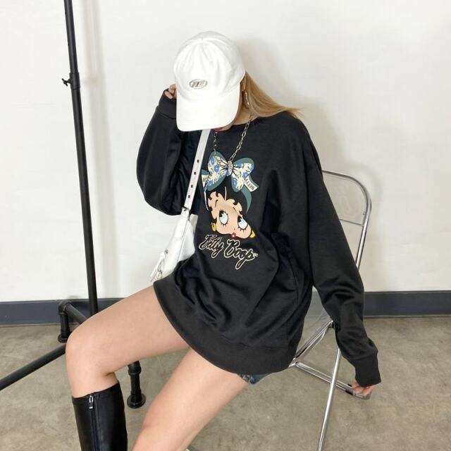 BETTYBOOPバックロゴプルオーバー