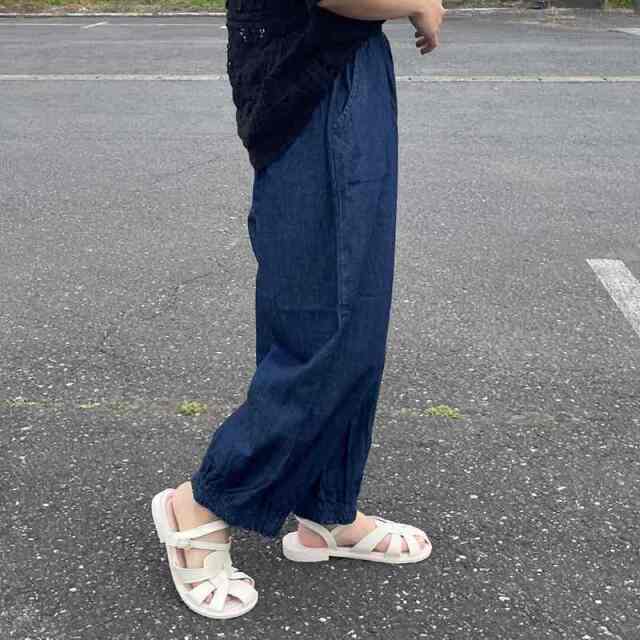 裾スモッキングパンツ
