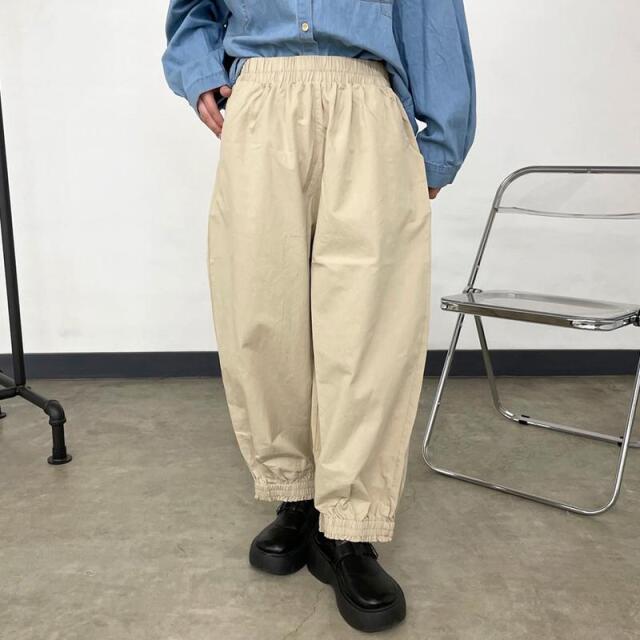 裾スモッキングパンツ