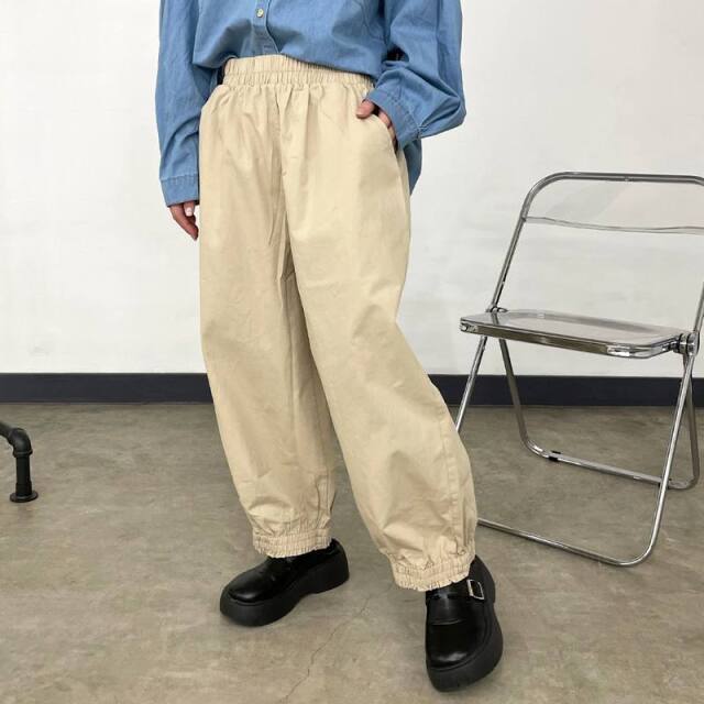 裾スモッキングパンツ