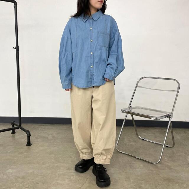 裾スモッキングパンツ