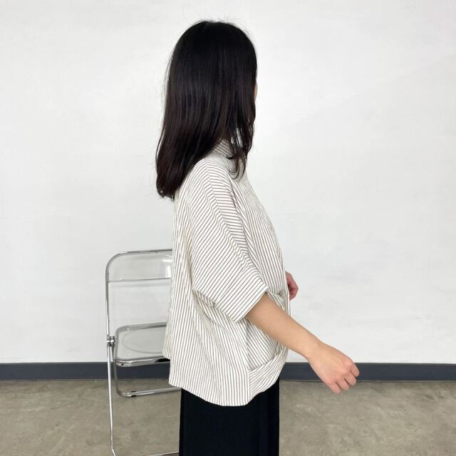 ネジリブラウス
