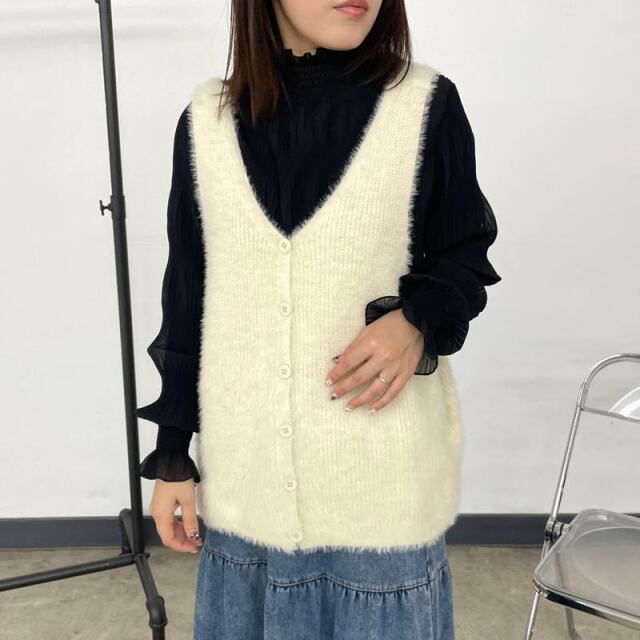 フェザーヤーンベスト