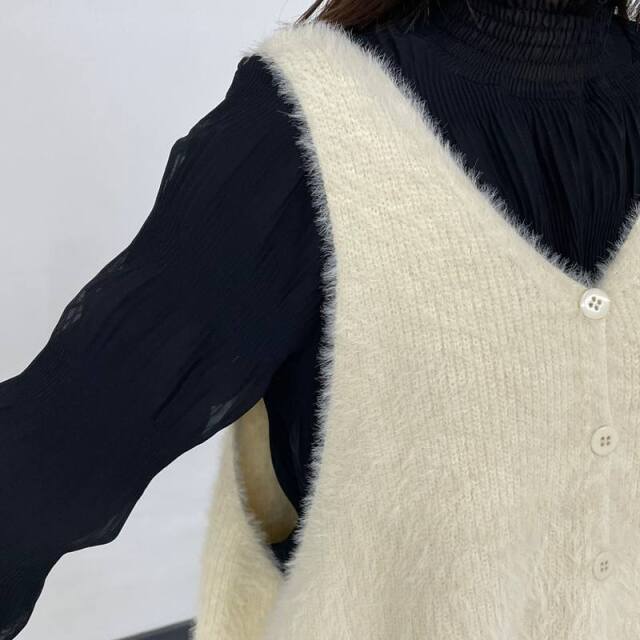 フェザーヤーンベスト