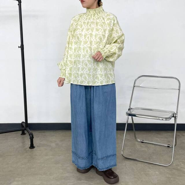 柄スモッキングプルオーバー