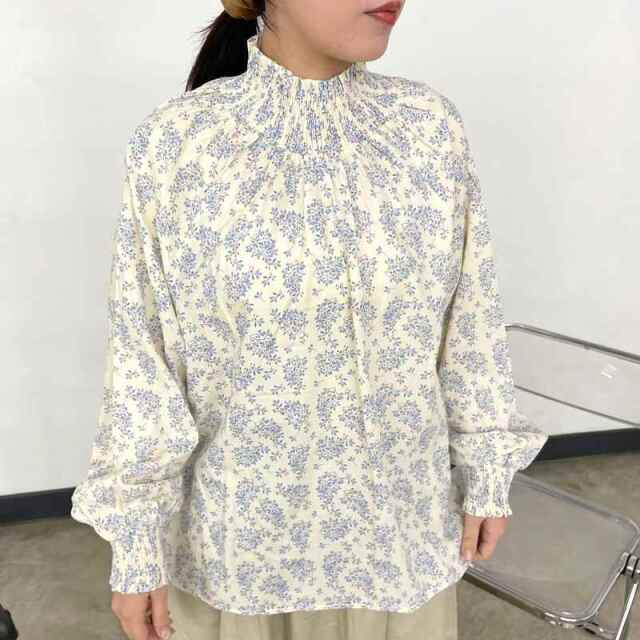 柄スモッキングプルオーバー