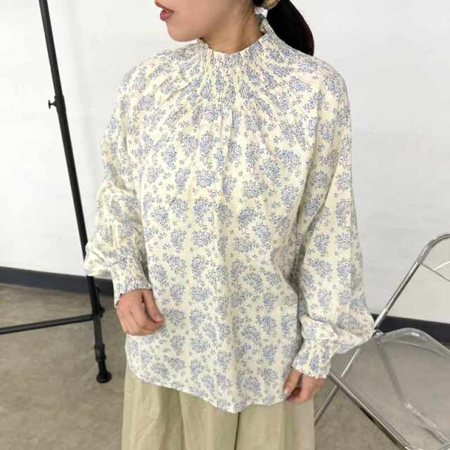 柄スモッキングプルオーバー