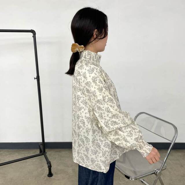 柄スモッキングプルオーバー