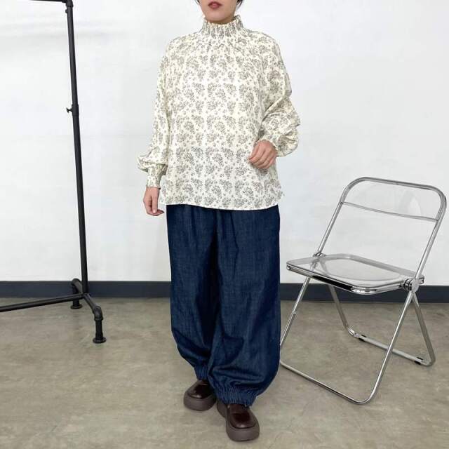 柄スモッキングプルオーバー