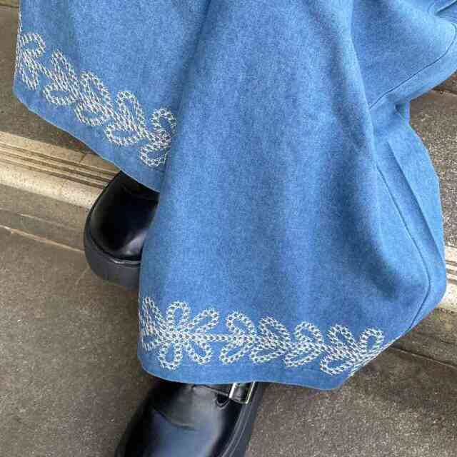 デニム裾刺繍ワイドパンツ