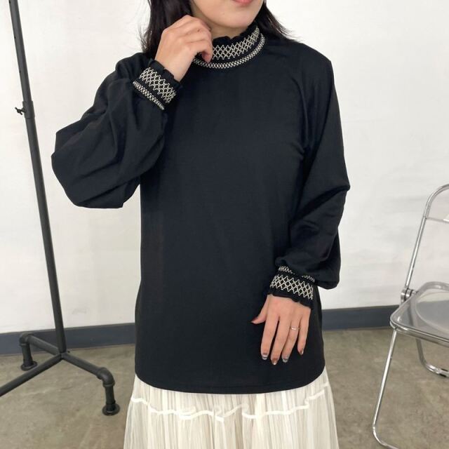 襟袖スモッキングロンT