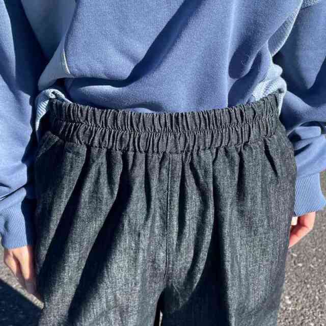 デニム裾スモッキングパンツ