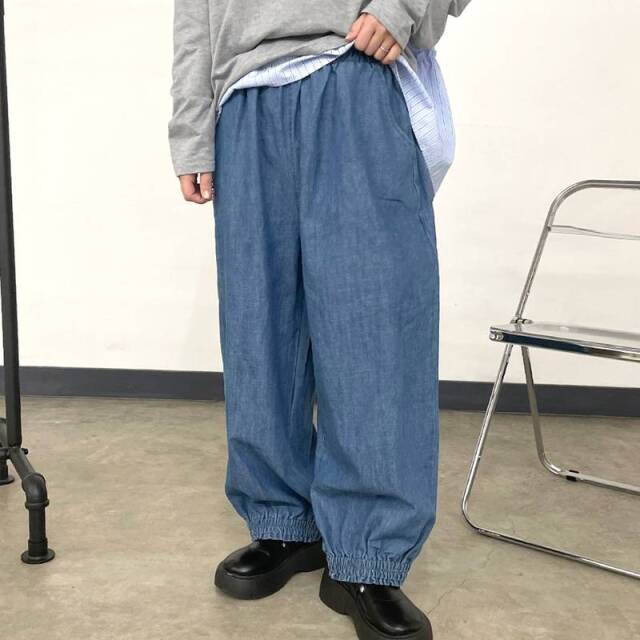 デニム裾スモッキングパンツ