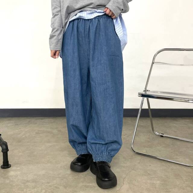 デニム裾スモッキングパンツ