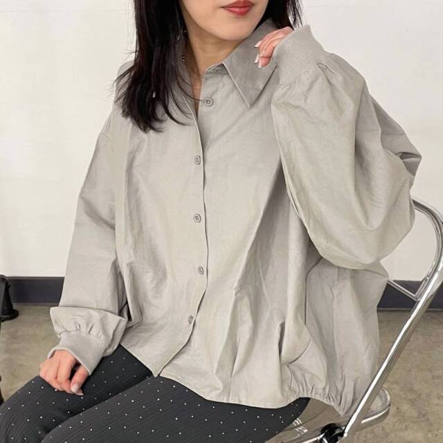 裾タック袖リブシャツ