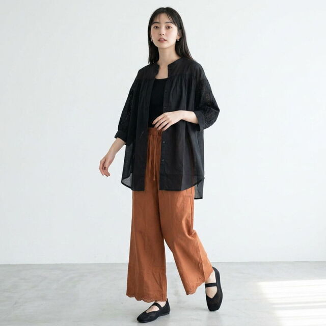 裾スカラップ刺繍綿麻ワイドパンツ