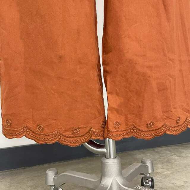 裾スカラップ刺繍綿麻ワイドパンツ