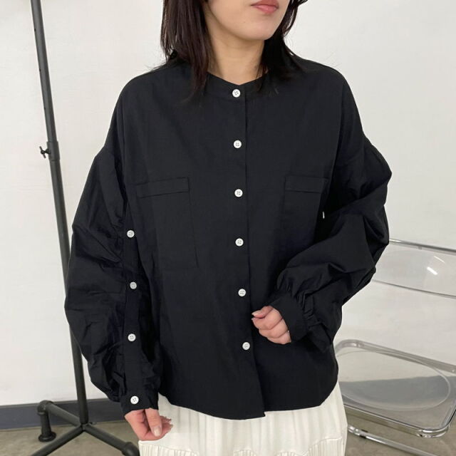 袖ボタンバンドカラーブラウス