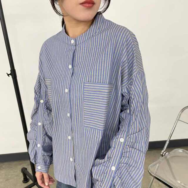 袖ボタンバンドカラーブラウス