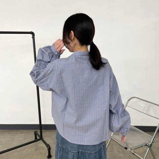 袖ボタンバンドカラーブラウス