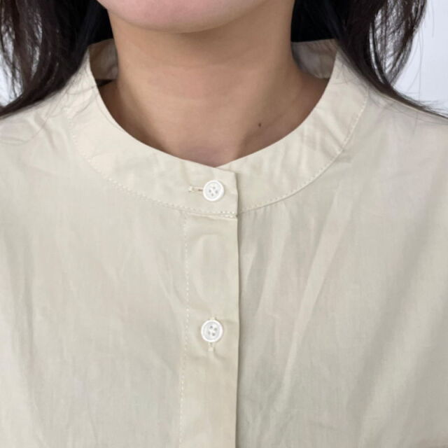 袖ボタンバンドカラーブラウス
