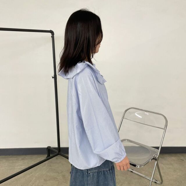 ストライプ襟フリルブラウス
