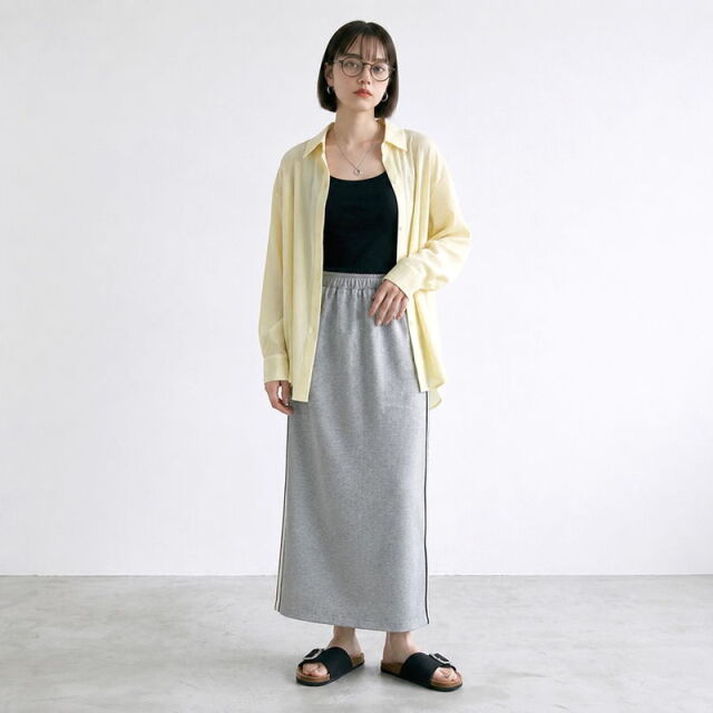 カットサイドラインスカート