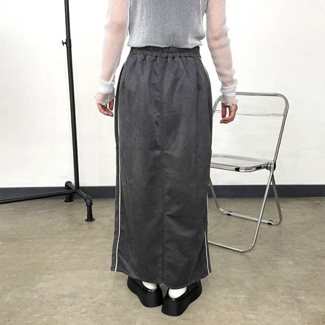スウェードトラックIラインスカート