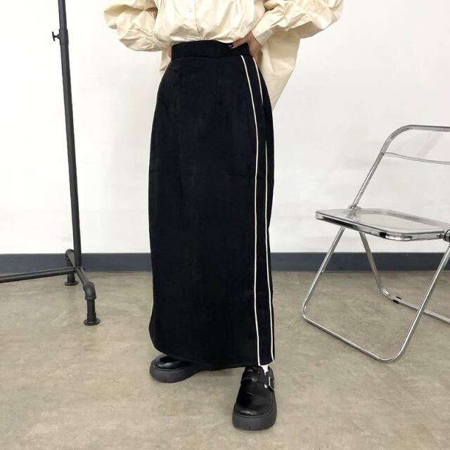 スウェードトラックIラインスカート
