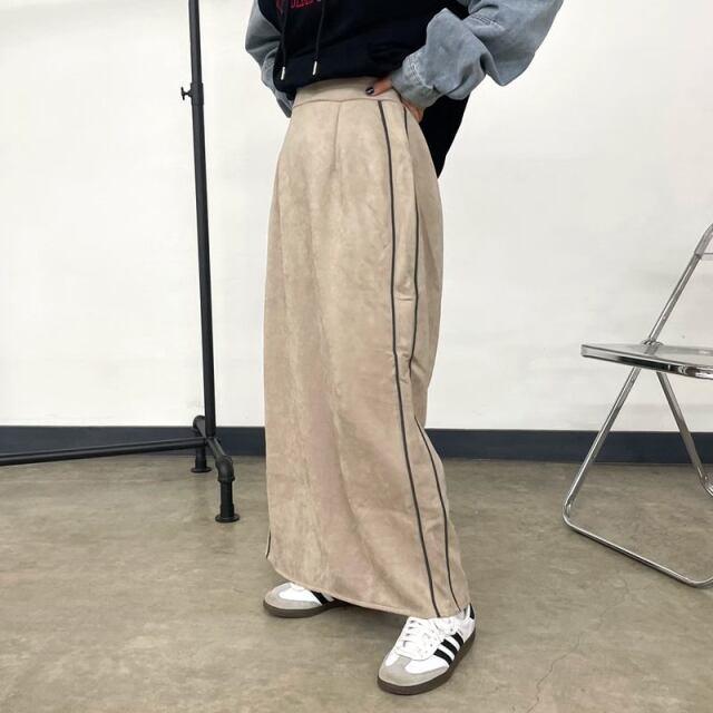スウェードトラックIラインスカート