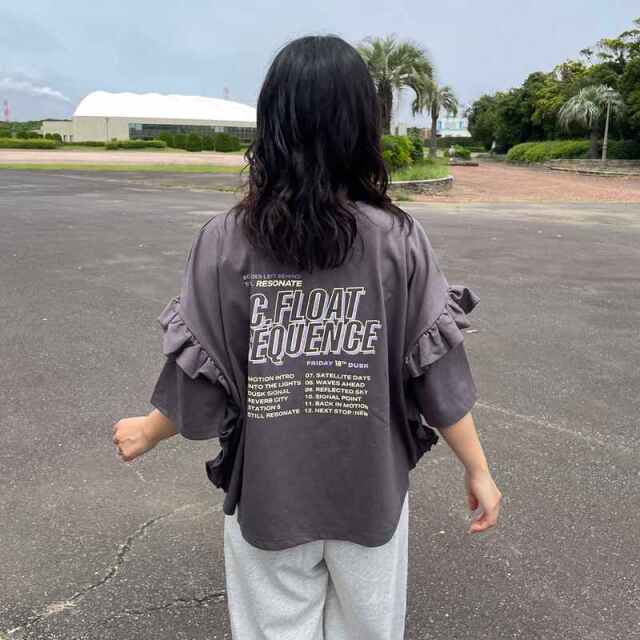 袖フリルプリントTシャツ