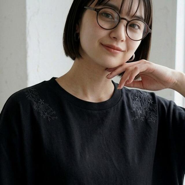 刺繍プルオーバー
