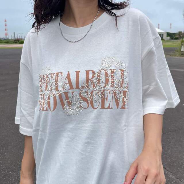 プリント刺繍ロゴTシャツ