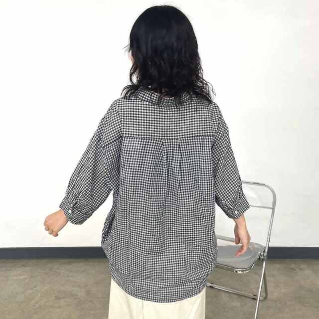裾タックシャツ