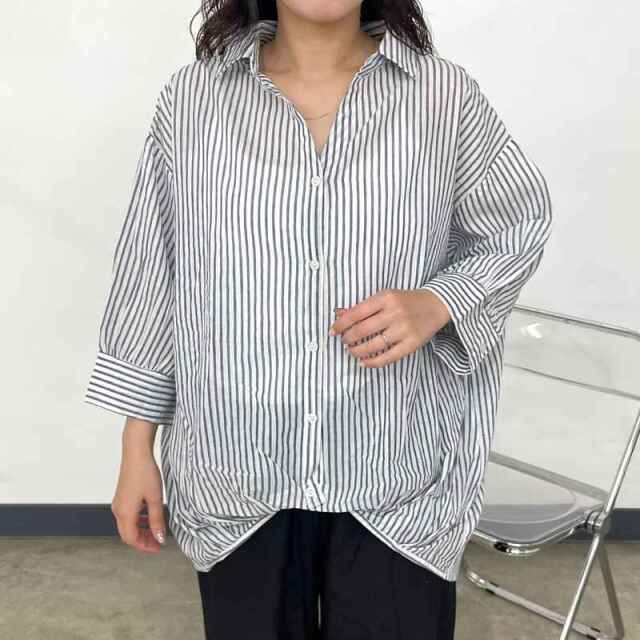 裾タックシャツ