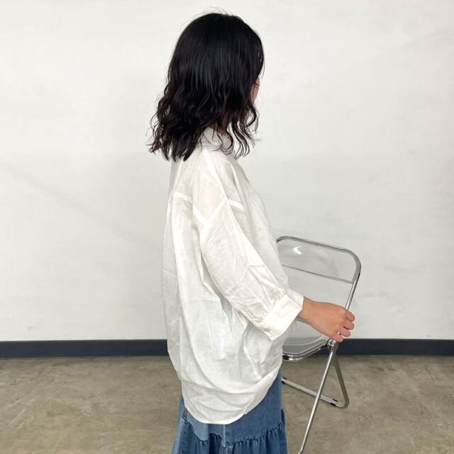 裾タックシャツ